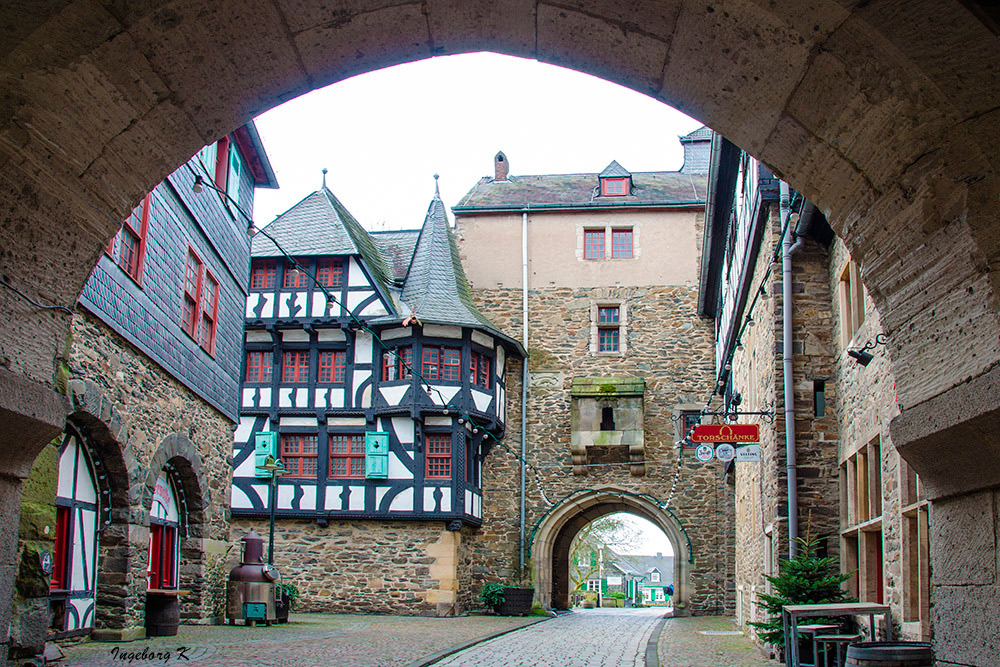 Schloss Burg an der Wupper - Eingangstor