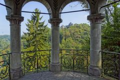 Schloss Burg gesehen vom Diederichstempel II