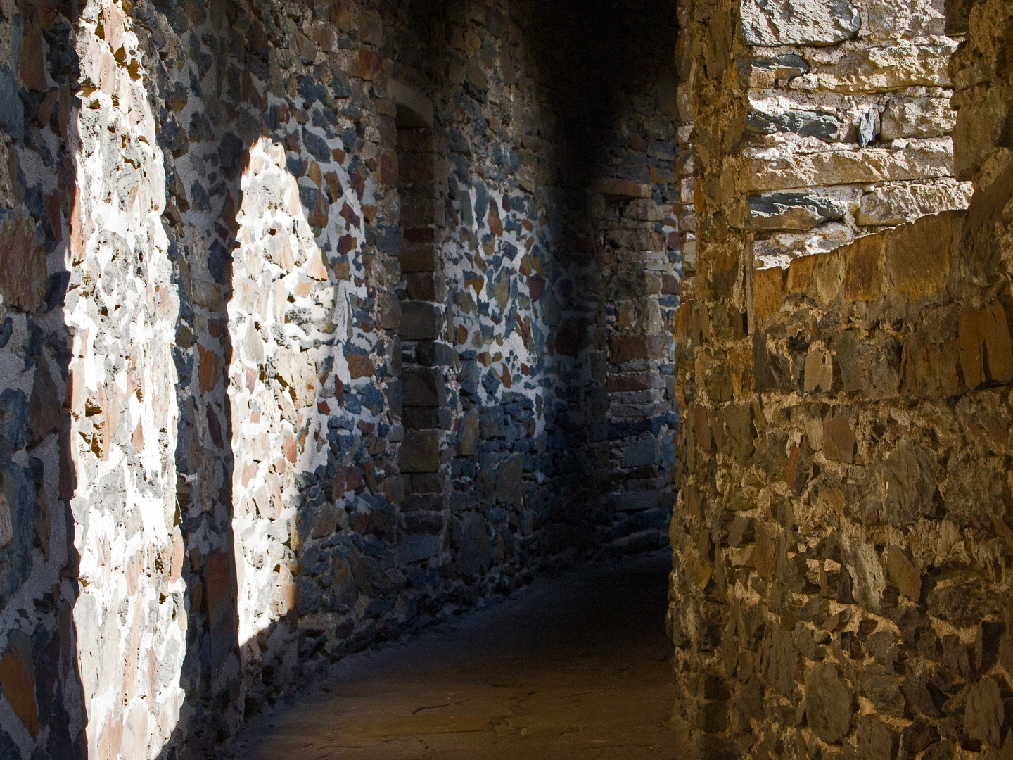 Schloss Burg Wehrgang 03