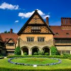 Schloß Cecilienhof im Licht der untergehenden Sonne