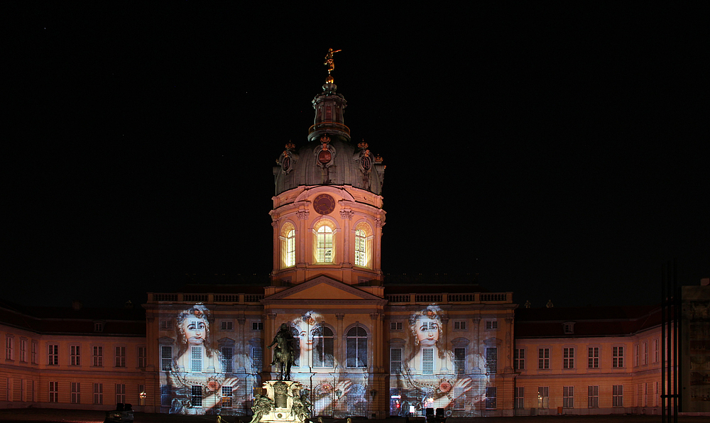 Schloß Charlottenburg in Berlin beim Festival of Lights.