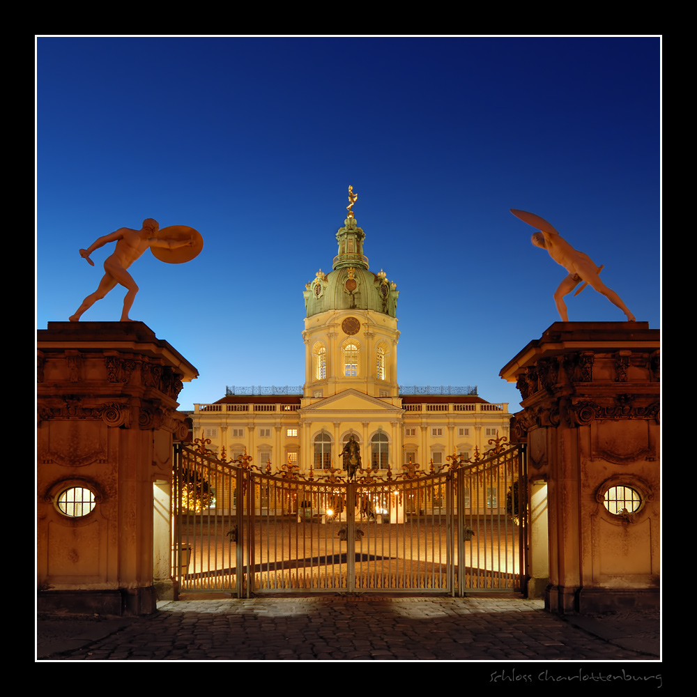 Schloß Charlottenburg zur blauen Stunde