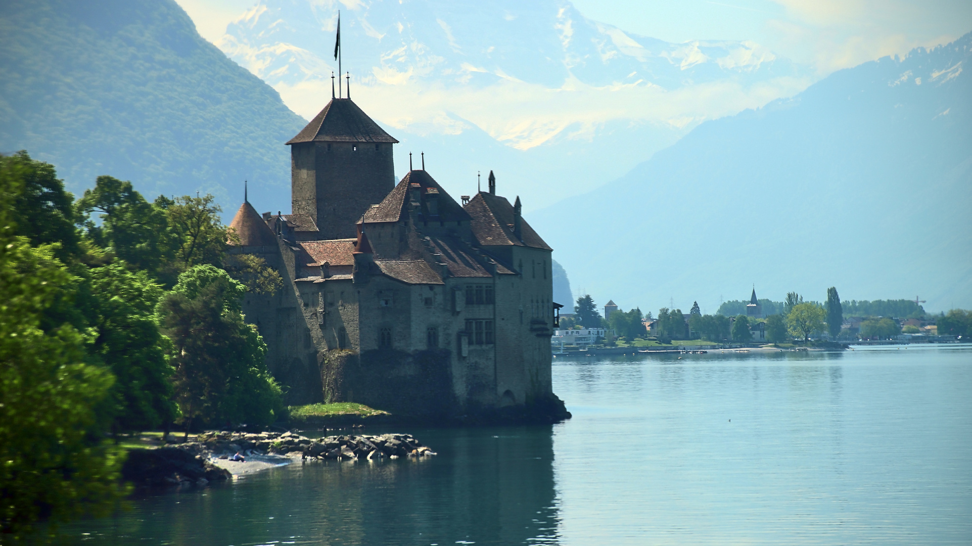 Schloss Chillon aus Richtung  Montreux  gesehen