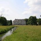 Schloss / Château d'Attre - von hinten