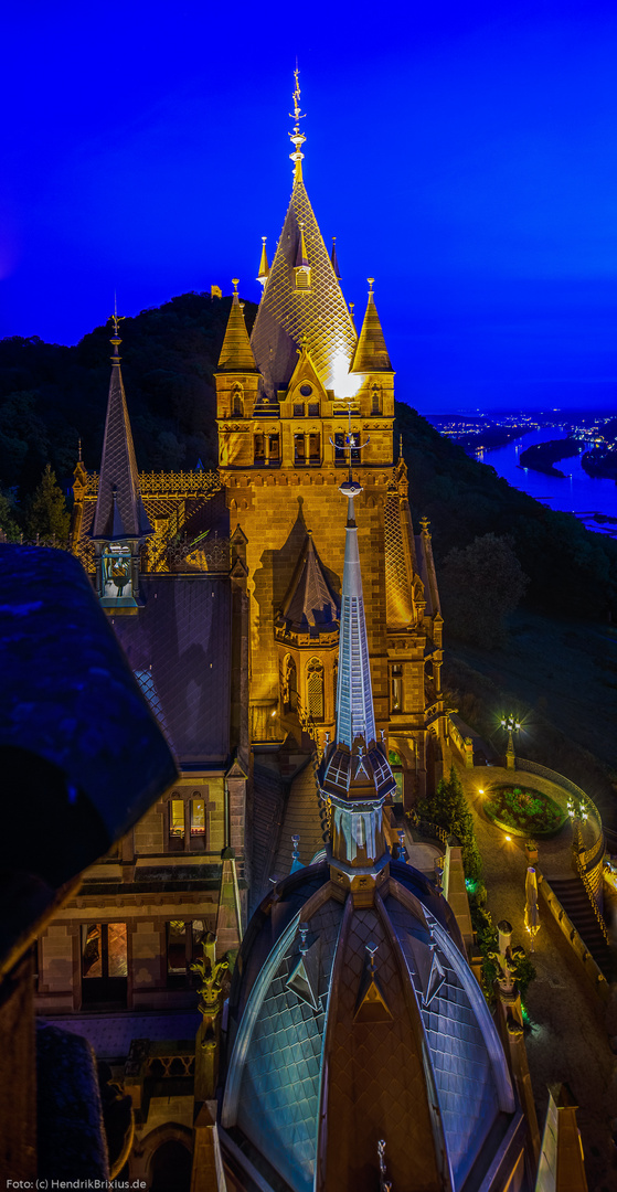   Schloss Drachenburg auf dem Drachenfels in Königswinter