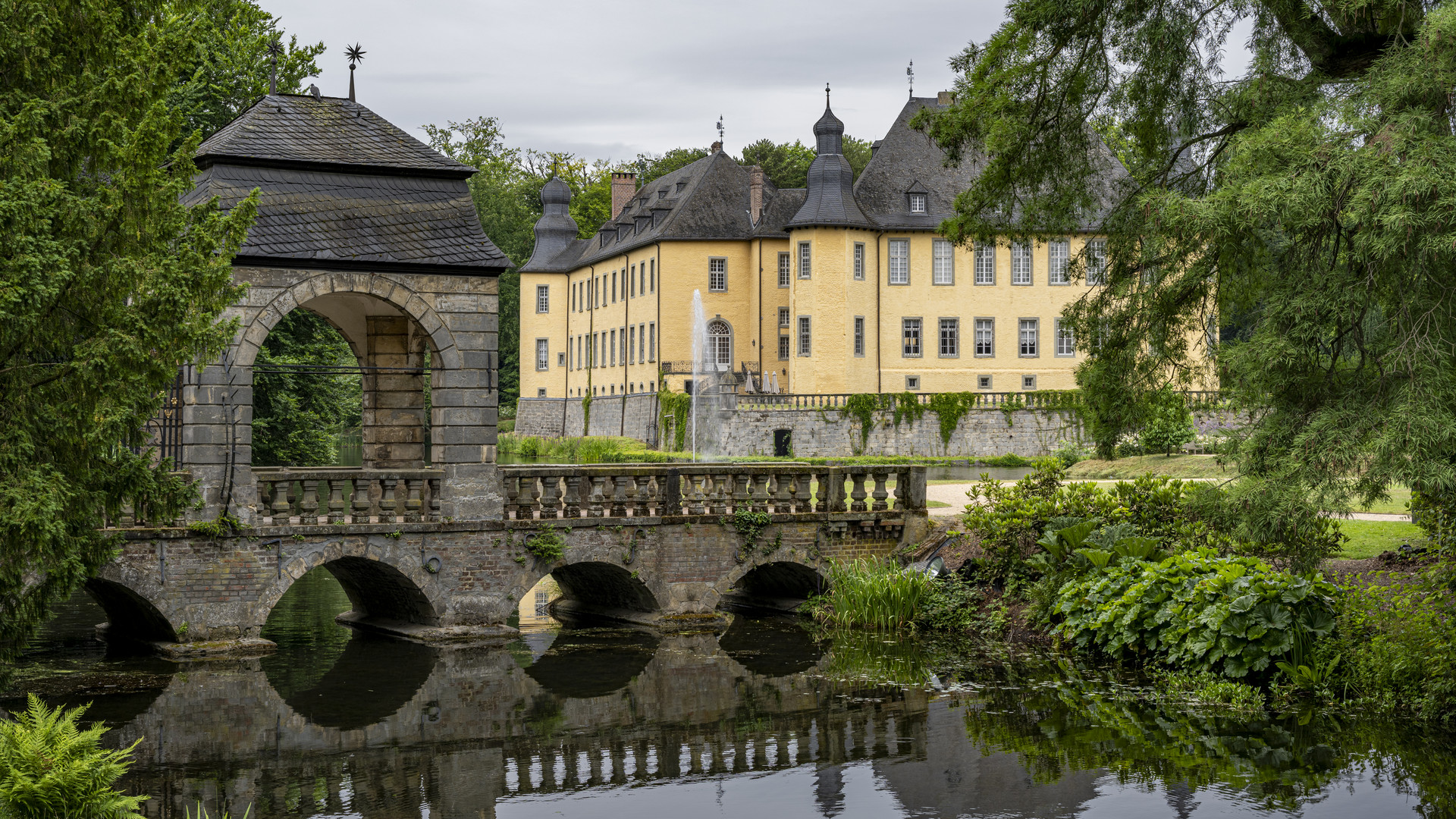 Schloss Dyck am frühen Morgen