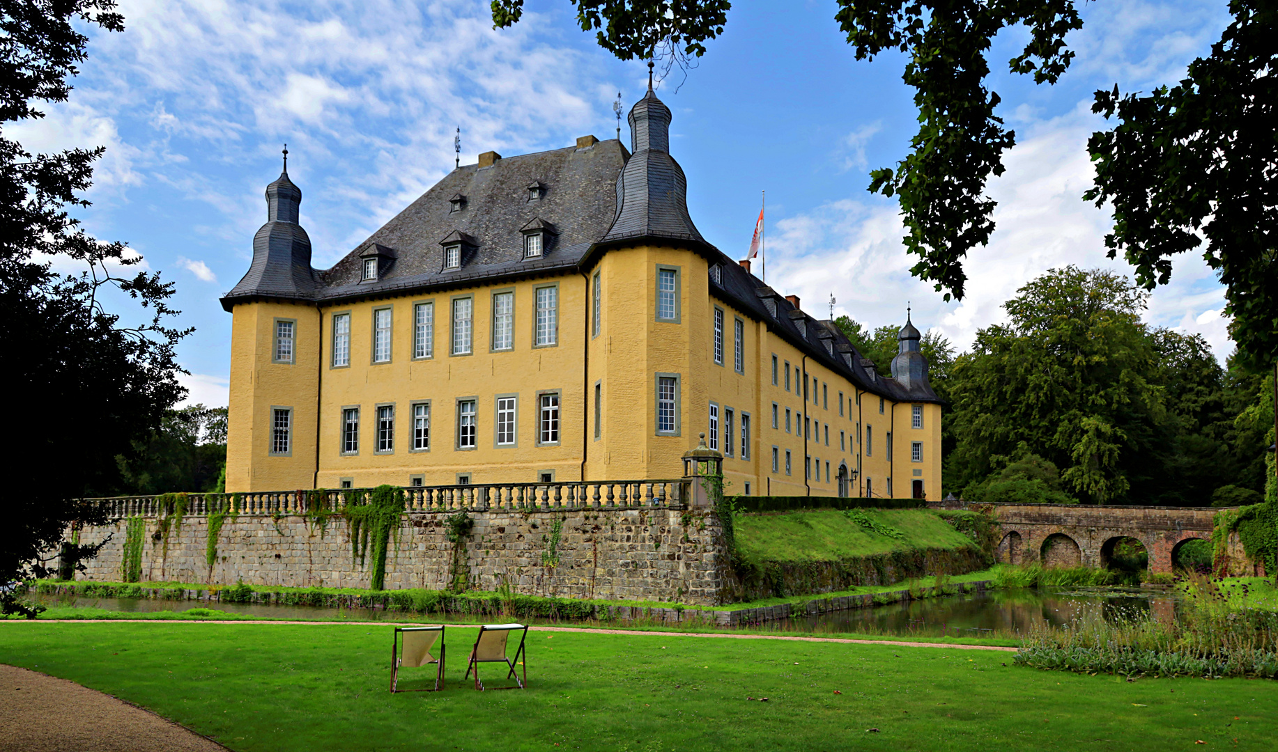 Schloß Dyck - Aussenansicht