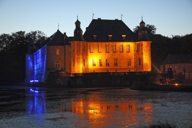 Schloß Dyck bei Nacht