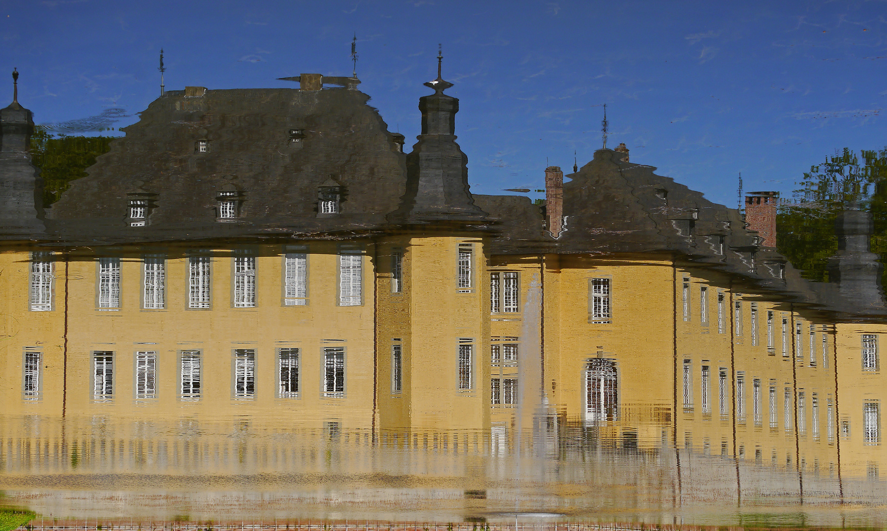 Schloss Dyck gespiegelt