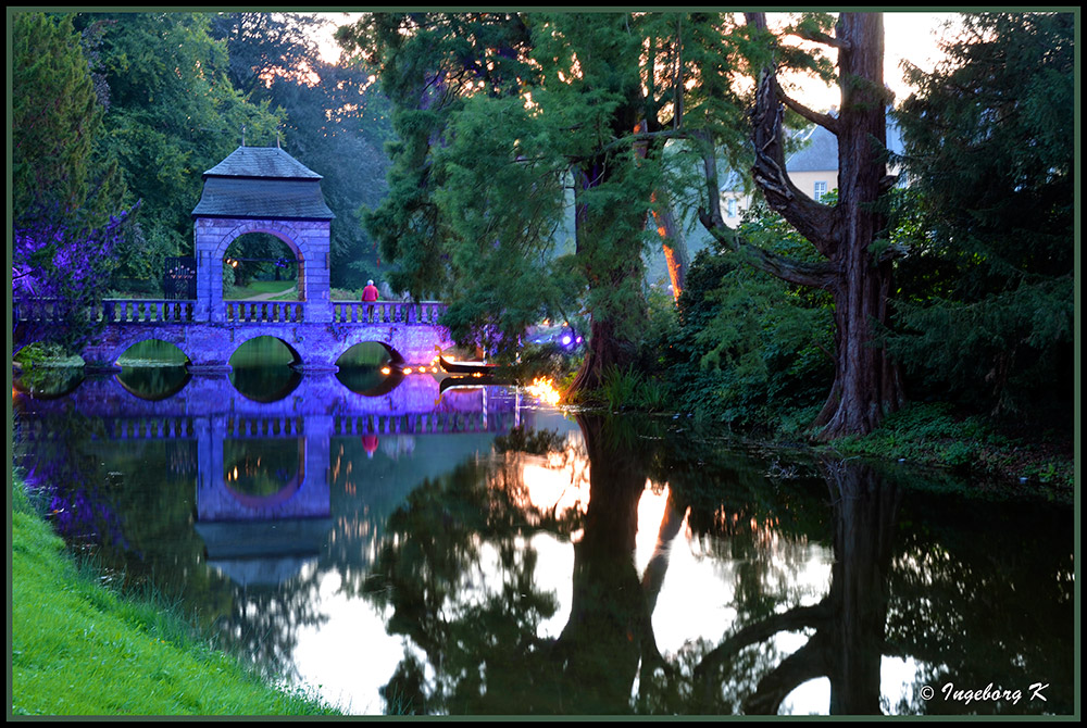 Schloss Dyck - Illunina - beleuchtete Brücke