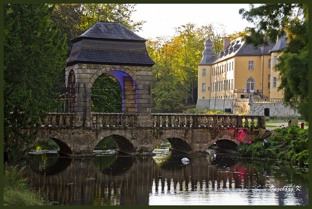 Schloss Dyck - Lichterfest - Brücke mit Schloss