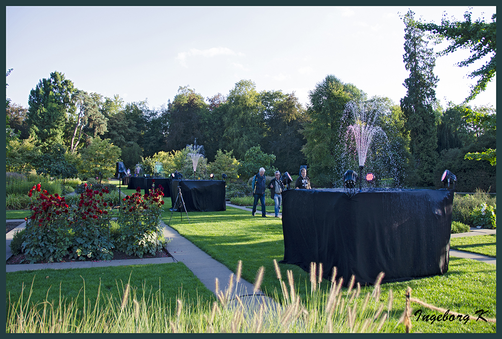 Schloss Dyck- Parkleuchten - Park mit Springbrunnen