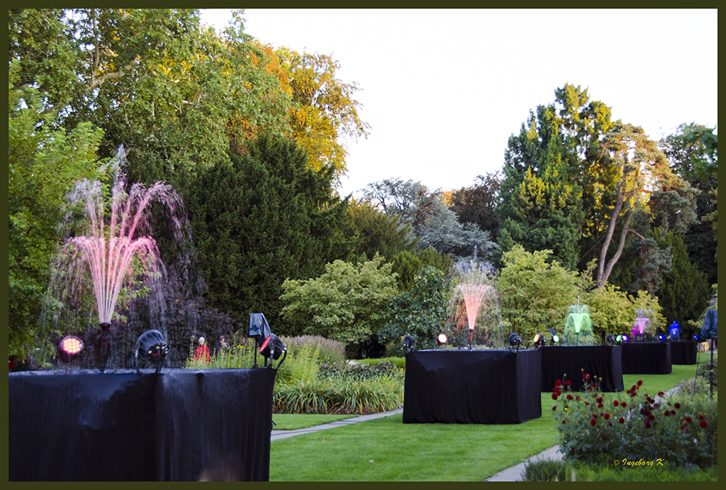 Schloß Dyck- Parkleuchten - Springbrunnen