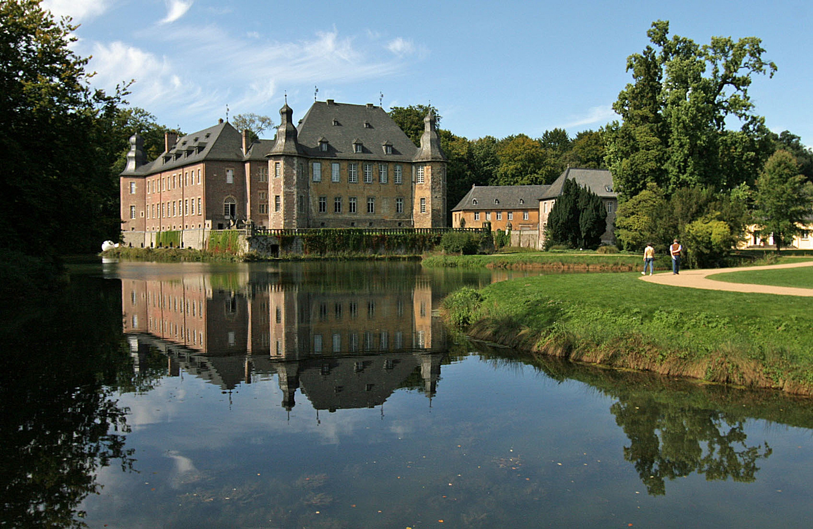 Schloss Dyk ..