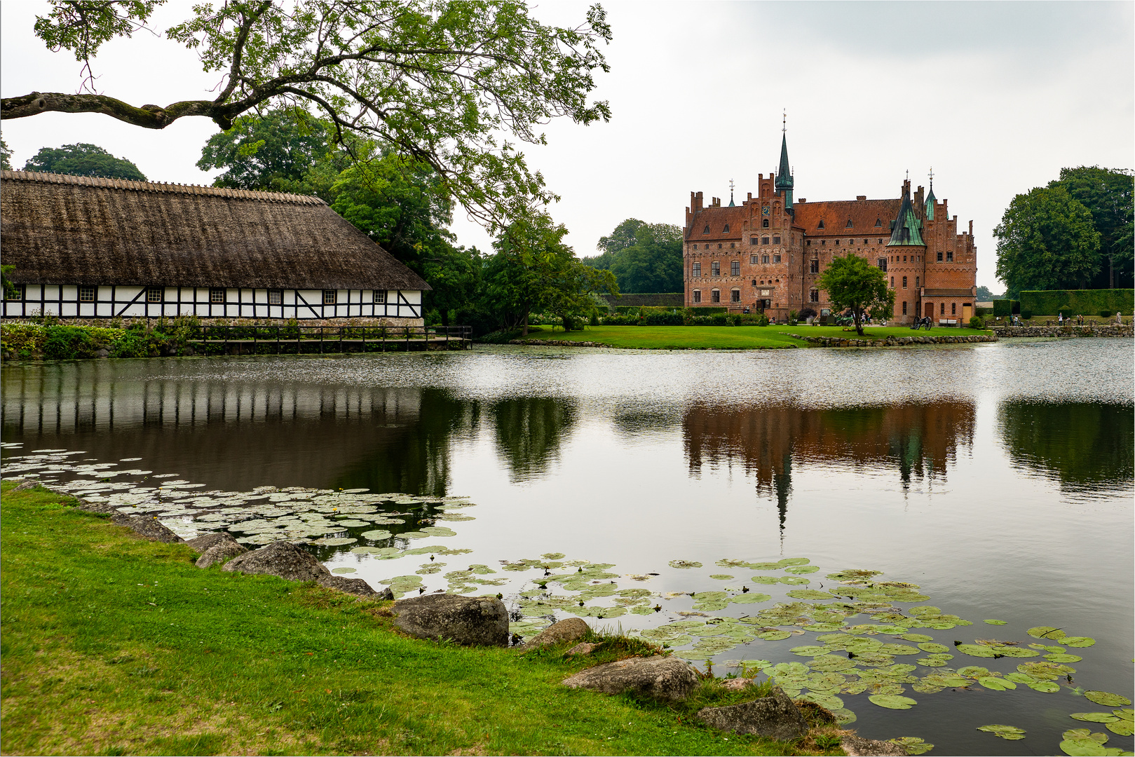 Schloss Egeskov von der anderen Seite