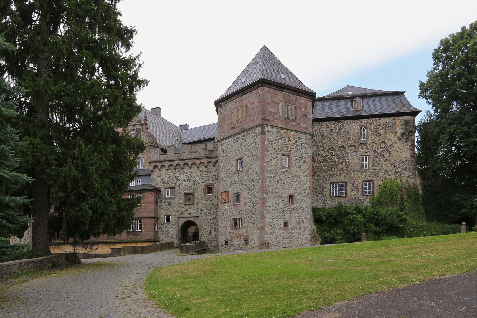 Schloss Eisenbach bei Lauterbach (2017_06_22_EOS 100D_2063_ji)