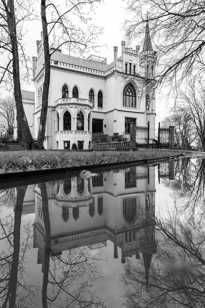 Schloss Evenburg  SW