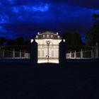 Schloss Falkenlust in Brühl bei Nacht