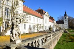 Schloss Fasanerie im Herbst V