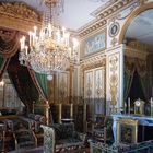 Schloss Fontainebleau - Schlafzimmer - Bett mit Treppchen