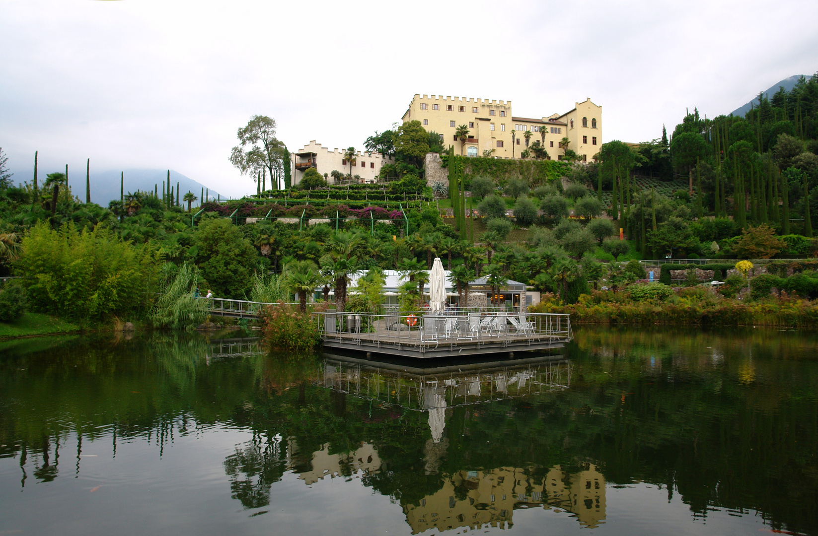 Schloß, Garten, Teich