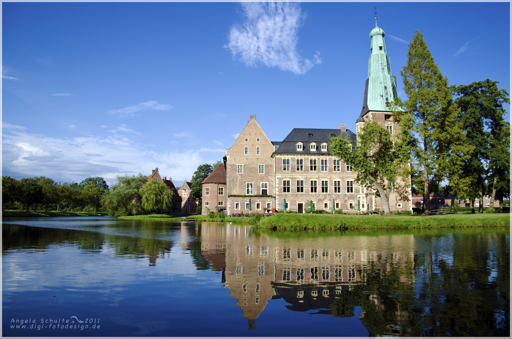 Schloss gespiegelt