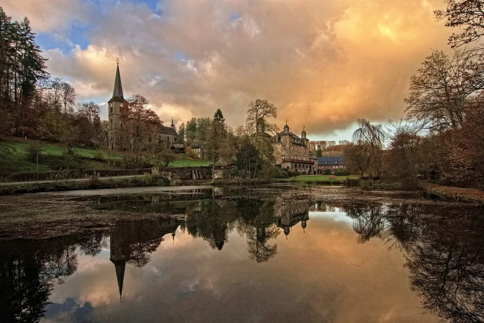 Schloss Gimborn 03 Foto & Bild canon, outdoor, wolken Bilder auf