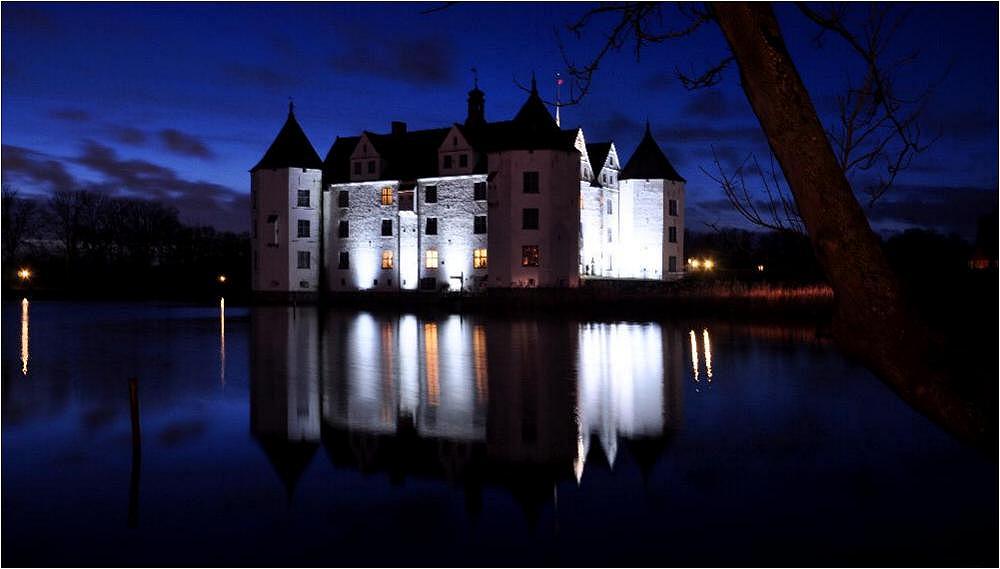 Schloss Glücksburg bei Nacht