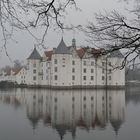 Schloss Glücksburg im Novembernebel