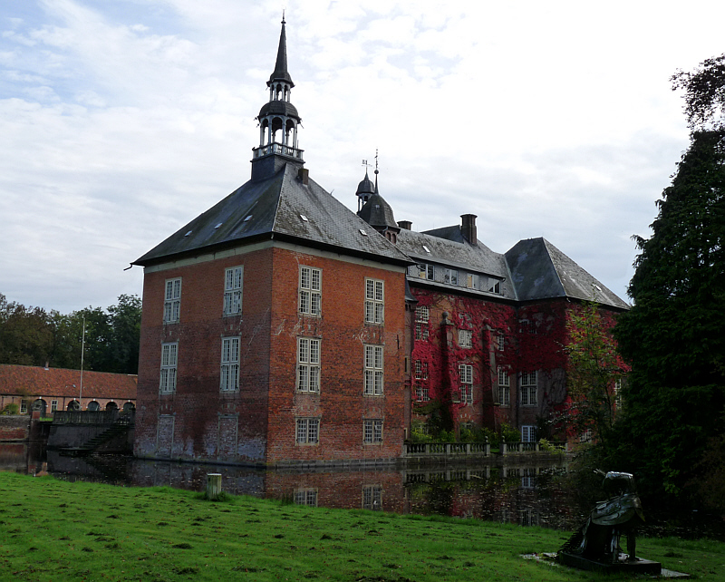 Schloss Gödens vom Park aus