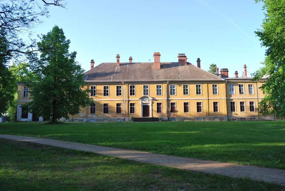 Schloß Golßen (niedersorbisch Gólišyn) Foto & Bild | architektur ...