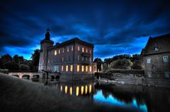 Schloss Gracht zur blauen Stunde