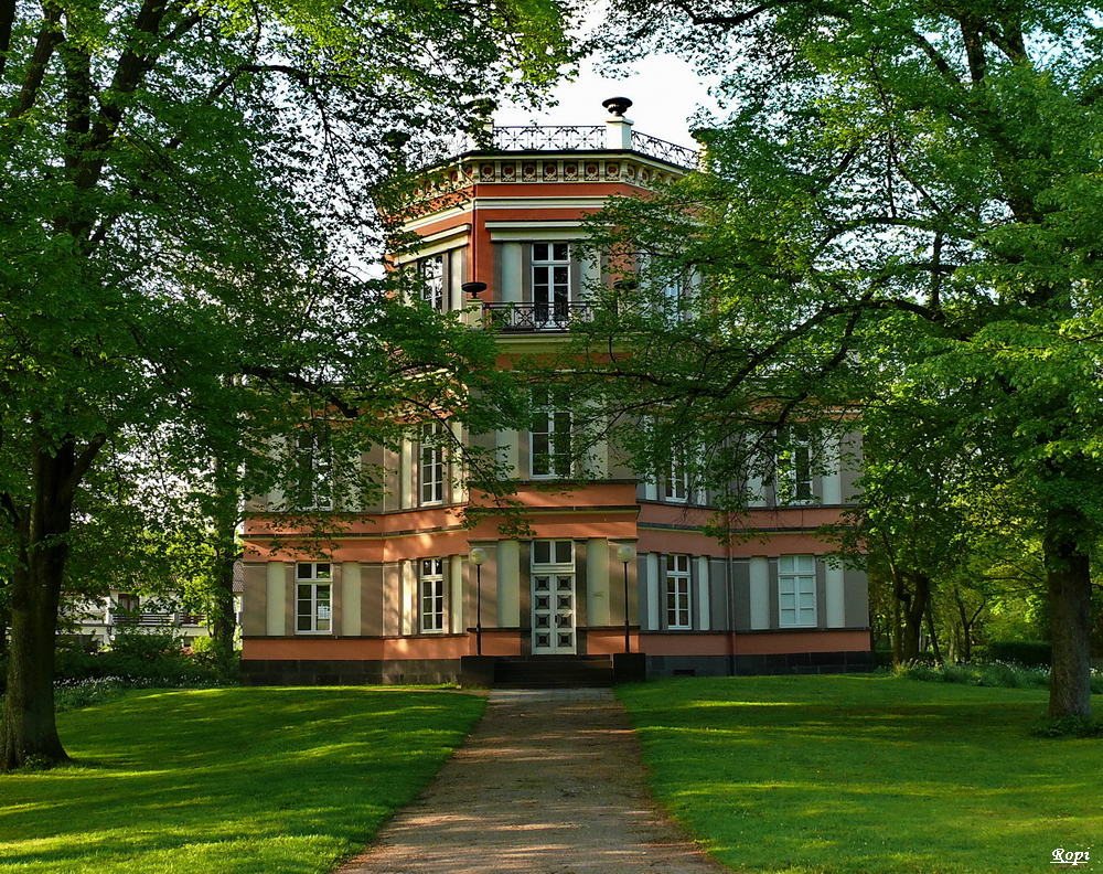 Schloss Greiffenhorst in Krefeld-LInn