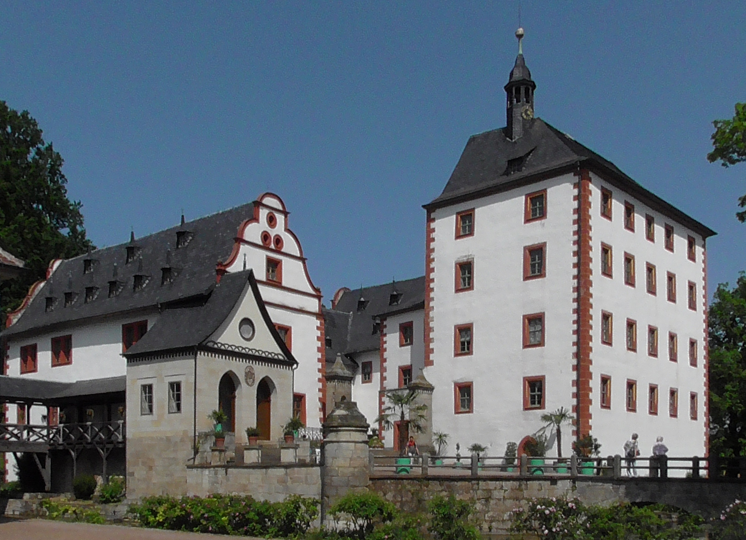 Schloß Groß Kochberg . Vorderansicht . 