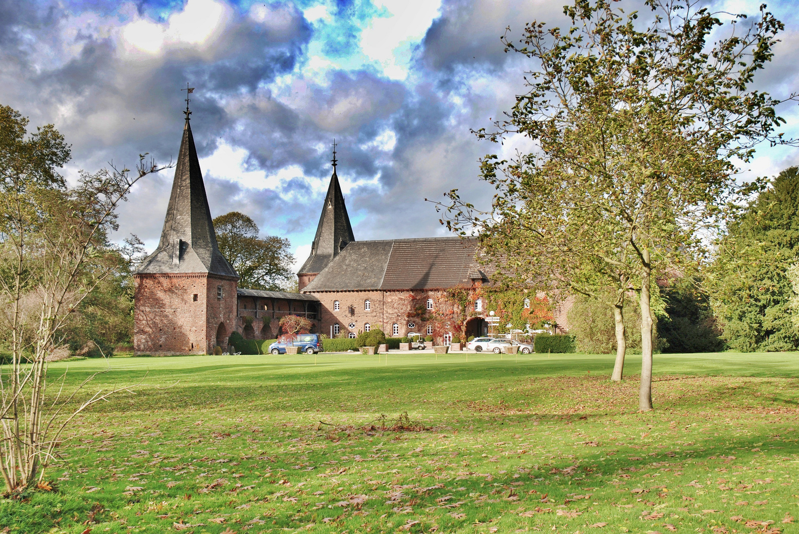 Schloss Haag im Herbst