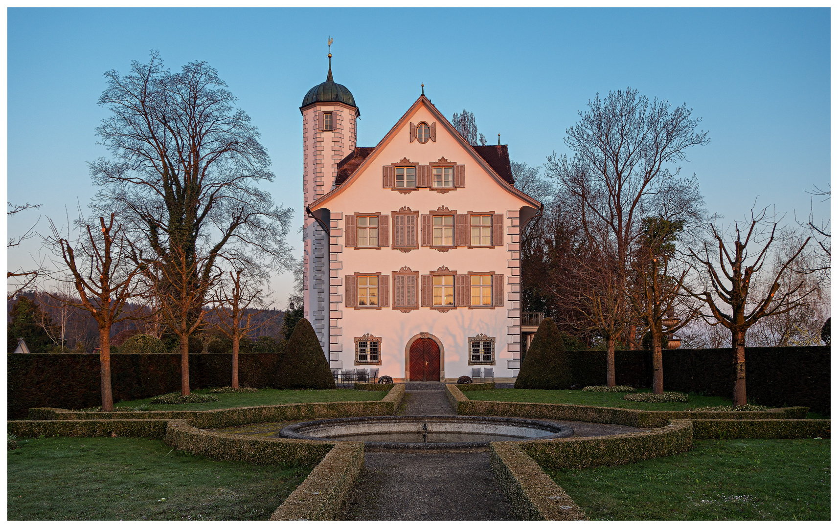 Schloss Hahnberg im Sonnenaufgang