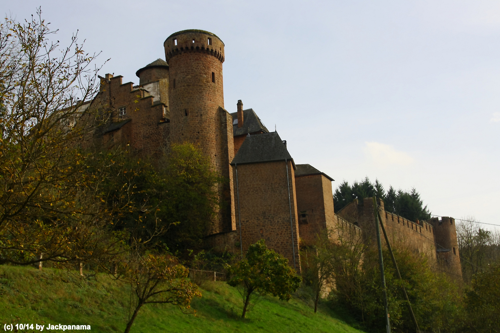 Schloss Hamm (Eifelkreis Bitburg - Prümm) / Bergfried und Nordtor