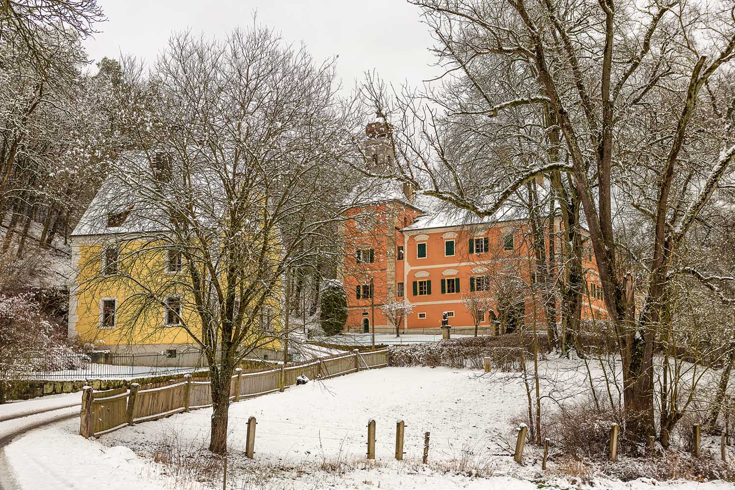 Schloß Hauzenstein . . .