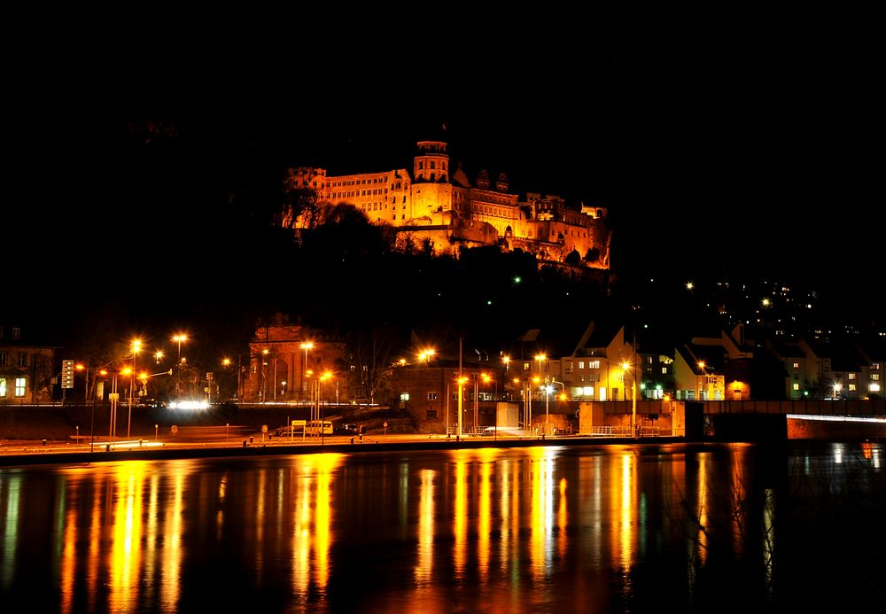 Schloss Heidelberg über der Schleuse