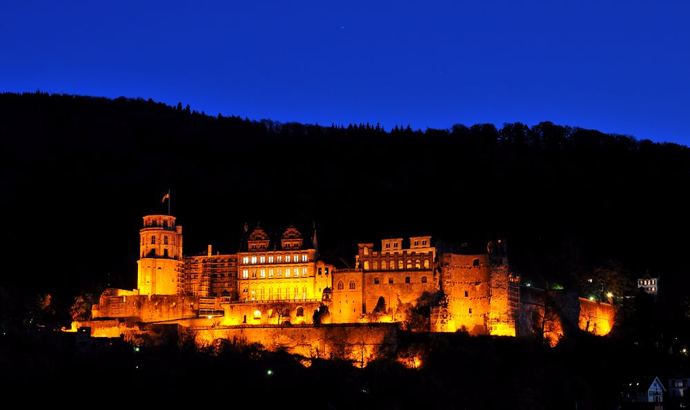 Schloss Heidelberg zur blauen Stunde