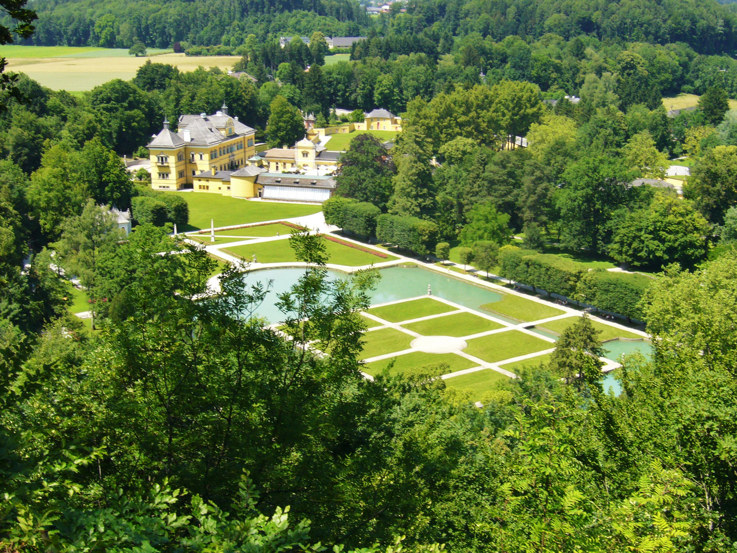Schloss Hellbrunn mit Parkanlagen