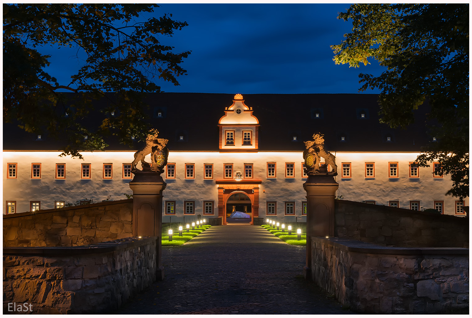 SCHLOSS HEUSENSTAMM