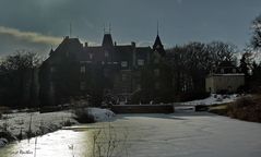 Schloss Höllinghoven am Abend.