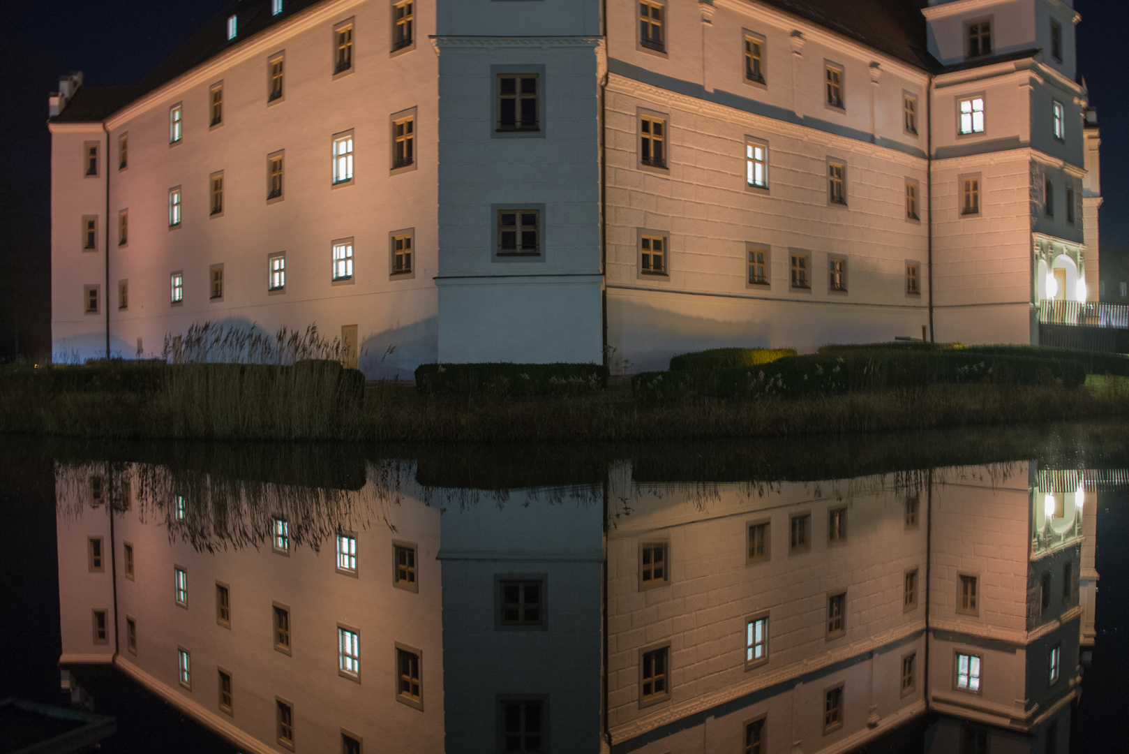 Schloss Hohenkammer am späten Abend