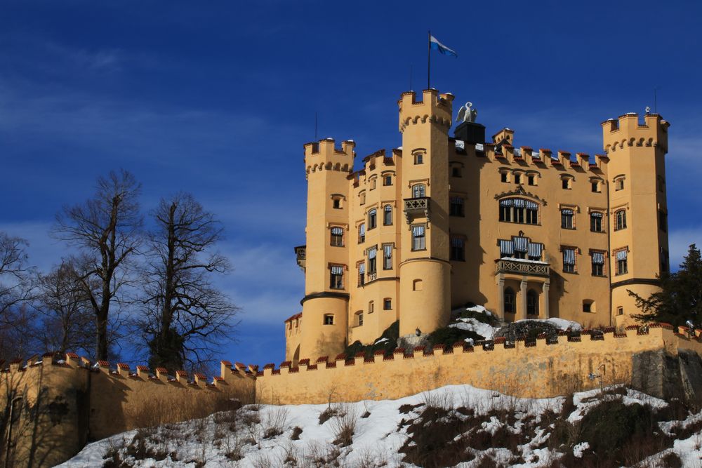 Schloss Hohenschwangau Foto & Bild | blau, wolken, winter Bilder auf ...