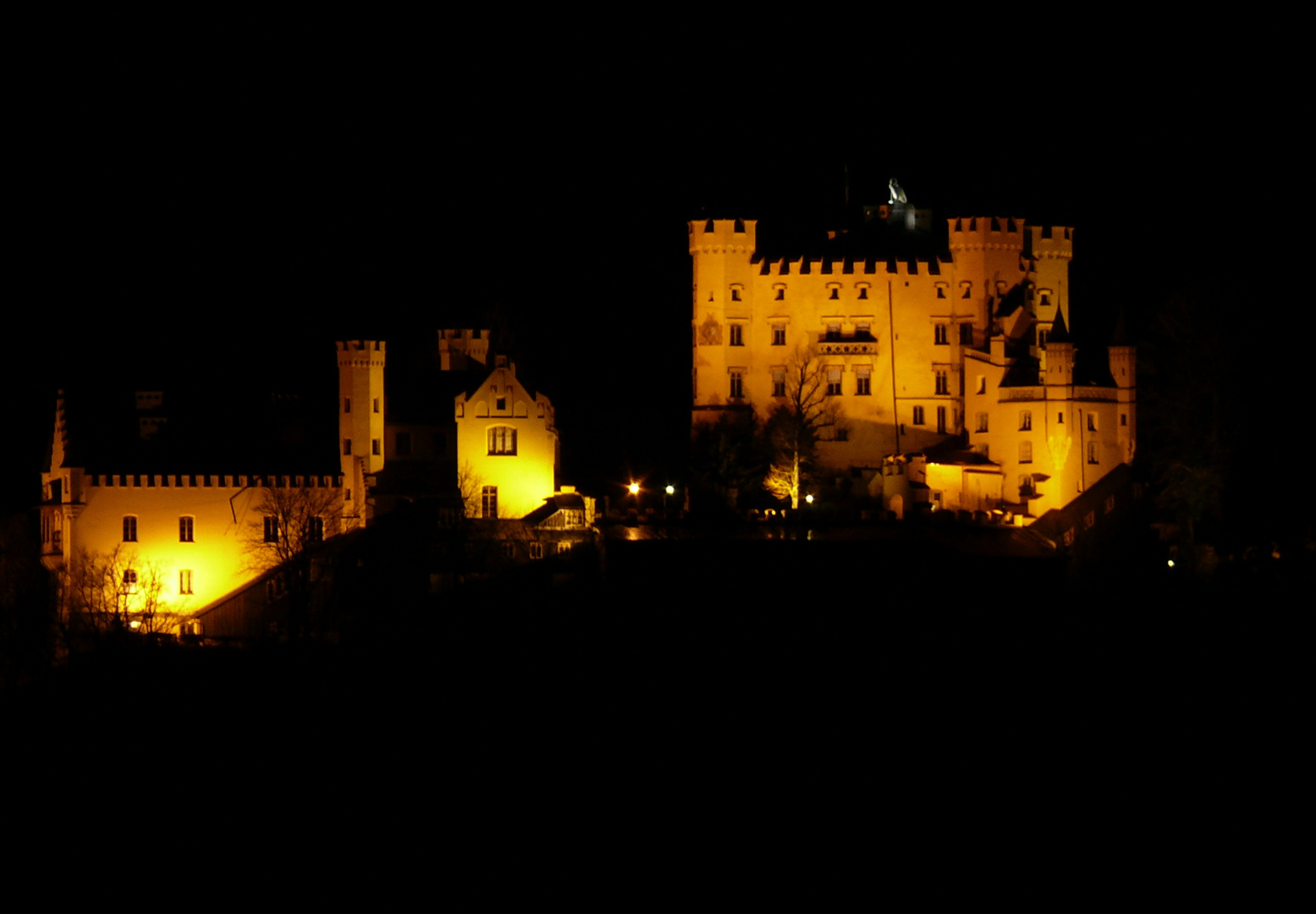 Schloss Hohenschwangau bei Nacht