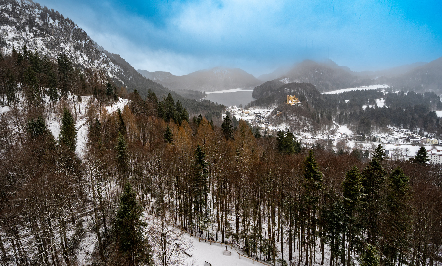 Schloss Hohenschwangau im Winternebel