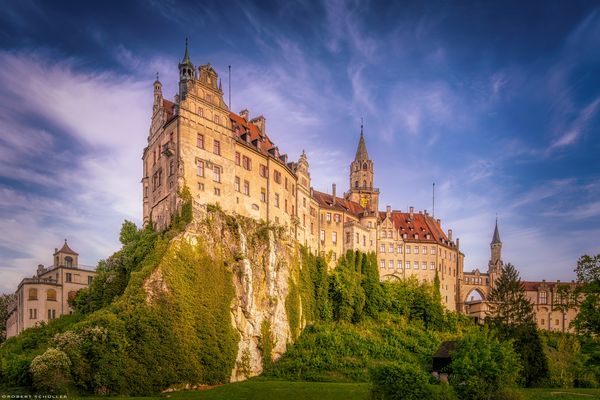  Schloss Hohenzollern - aus dem Felsen emporgewachsen