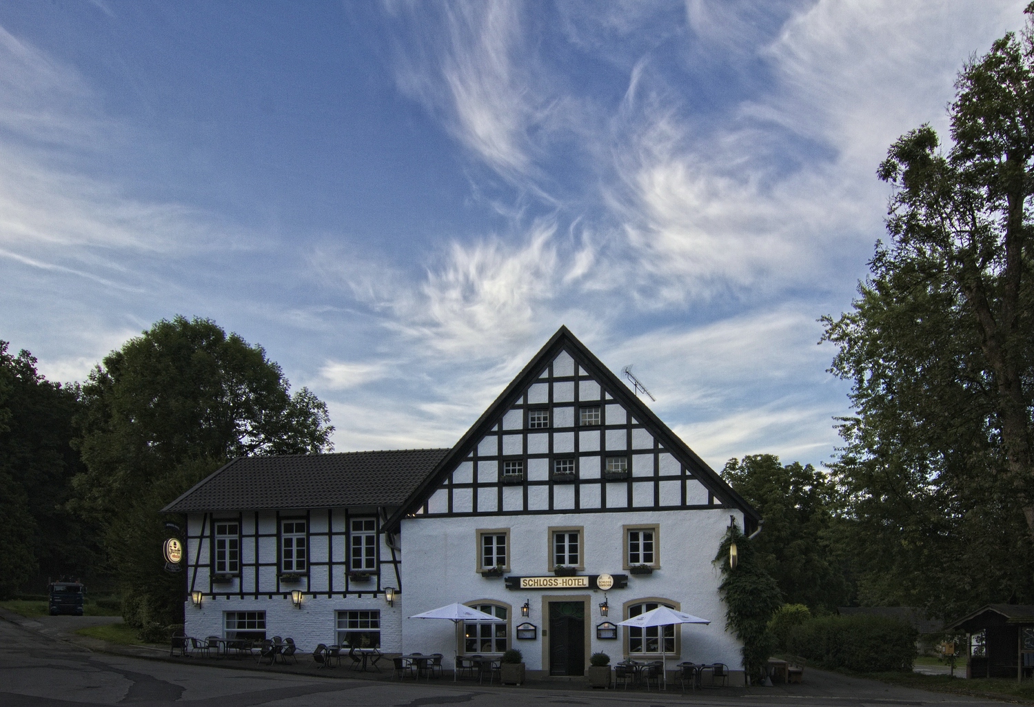 Schloss Hotel Gimborn Foto & Bild world, sommer, blau Bilder auf