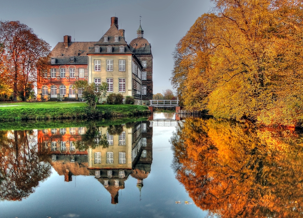 Schloss Hovestadt in Herbstlicher Idylle